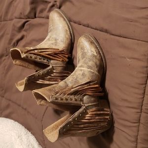 Circle G tassle booties size 8